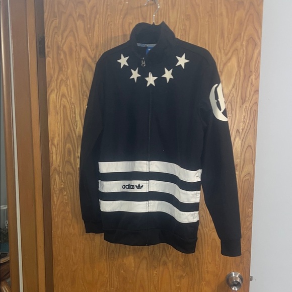 Adidas originals vintage track jacket.  Adidas Black& White Star Pattern Jacket - Picture 2 of 14